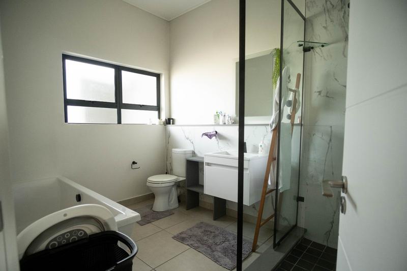 To Let 2 Bedroom Property for Rent in Sandown Western Cape